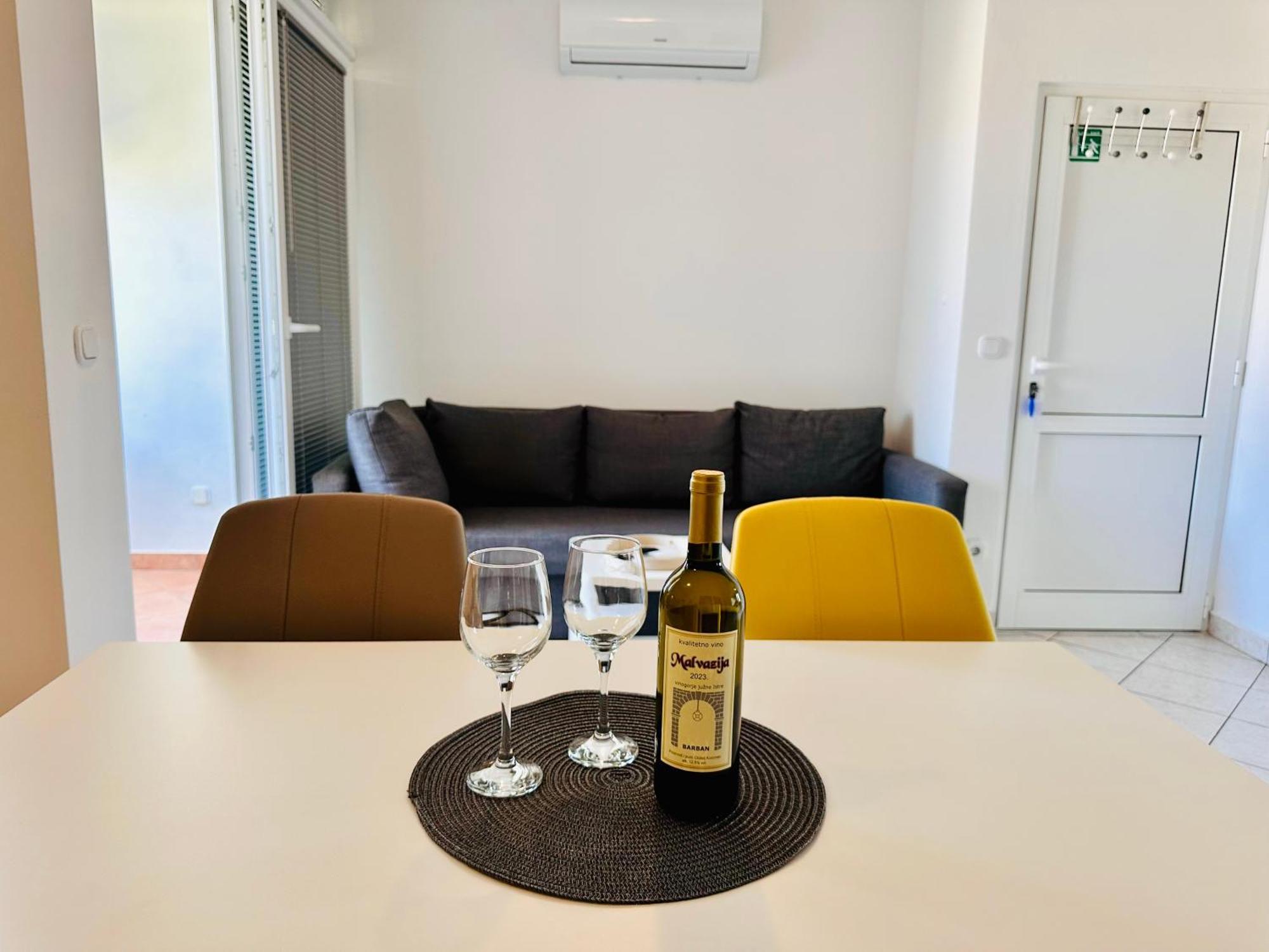 Apartments Vojvoda Πόρετς Εξωτερικό φωτογραφία